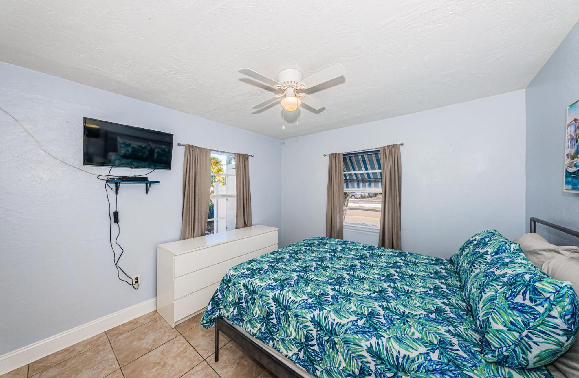 Apartment Blue Water Beachside 1