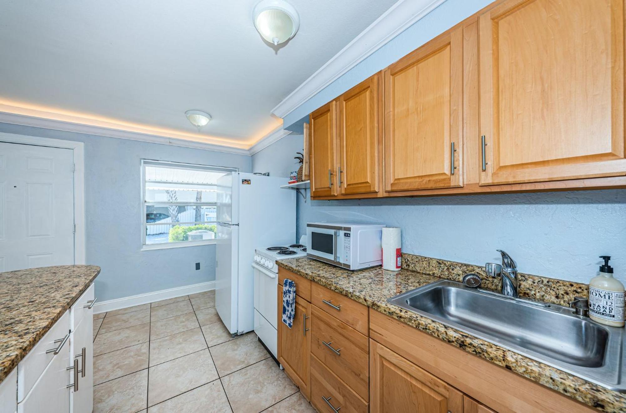 Apartment Blue Water Beachside 1