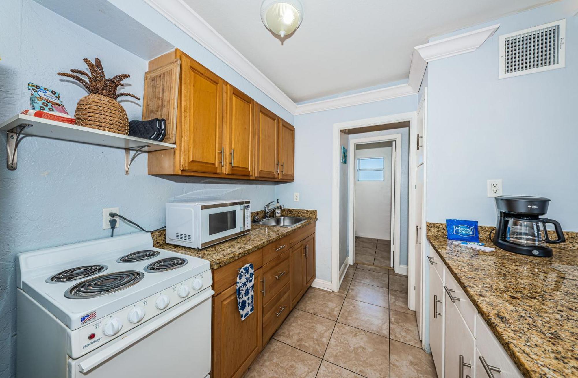 Blue Water Beachside 1 Apartment *