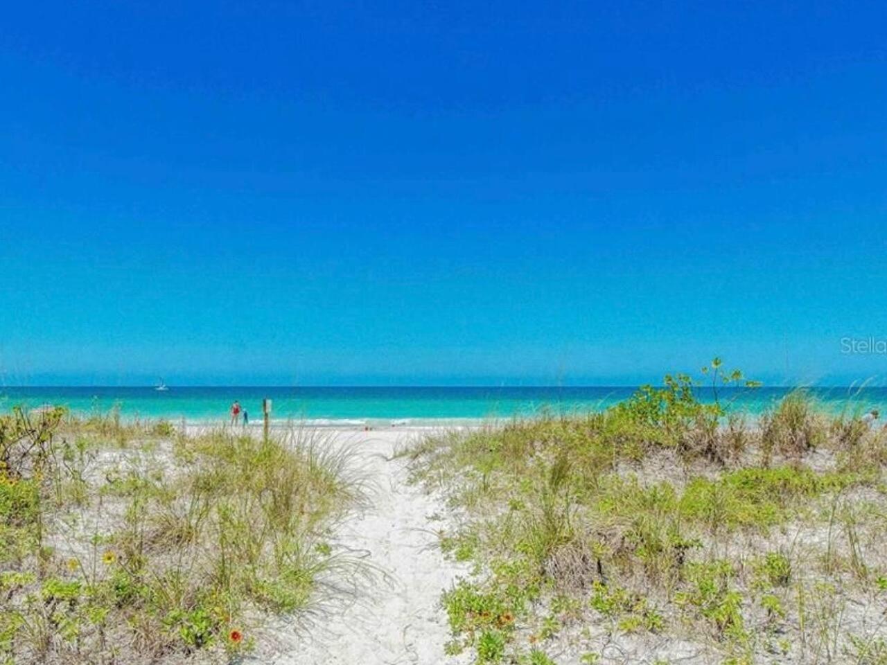 Apartment Blue Water Beachside 1