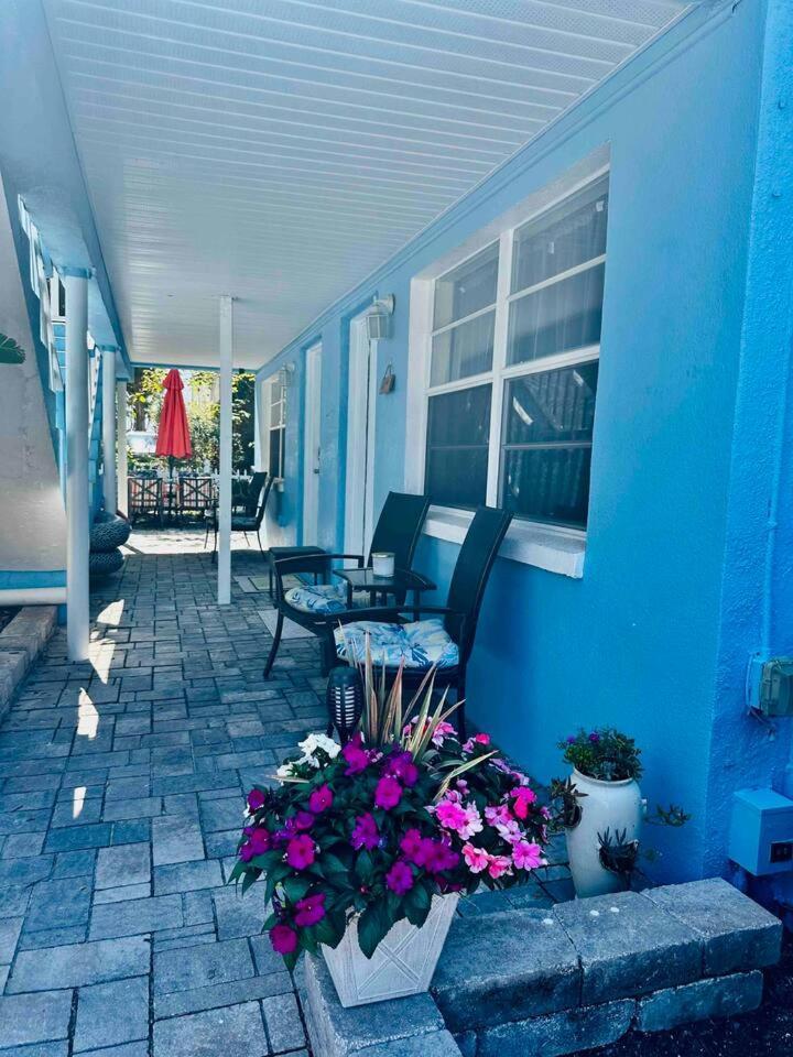 Apartment Blue Water Beachside 1