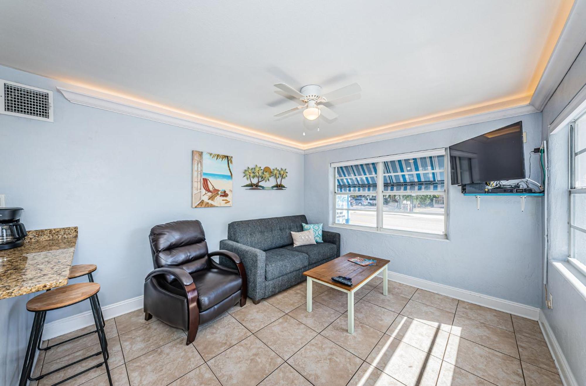Apartment Blue Water Beachside 1 *