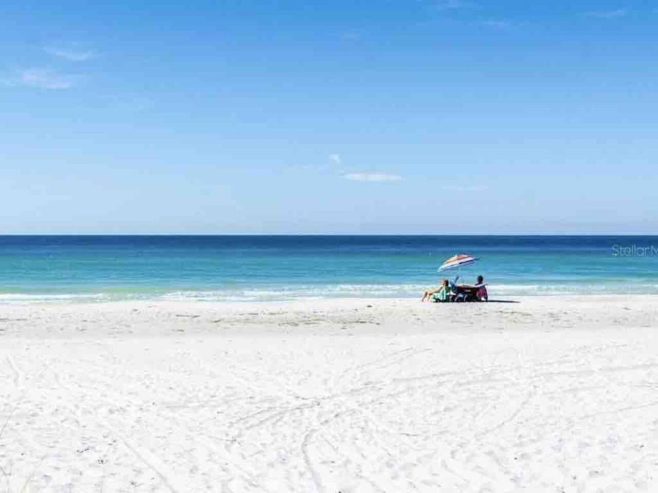 Apartment Blue Water Beachside 1